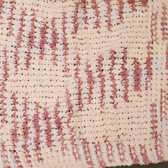 Hand knit baby blankets - Picture 3 of 5